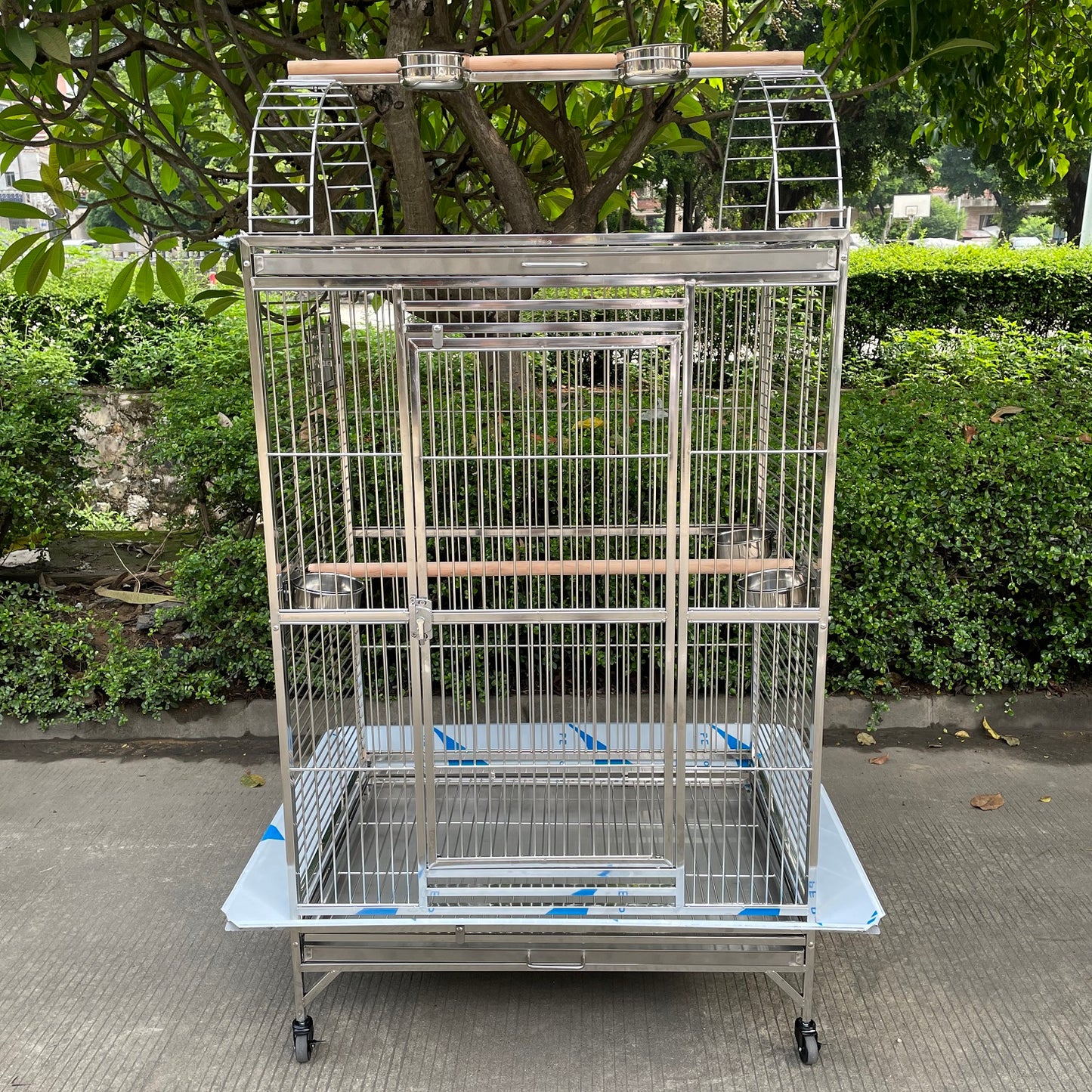 SUS201 Stainless Steel Parrot Cage 90x66x160cm Play Top Bird Cage Big Macaw Cage