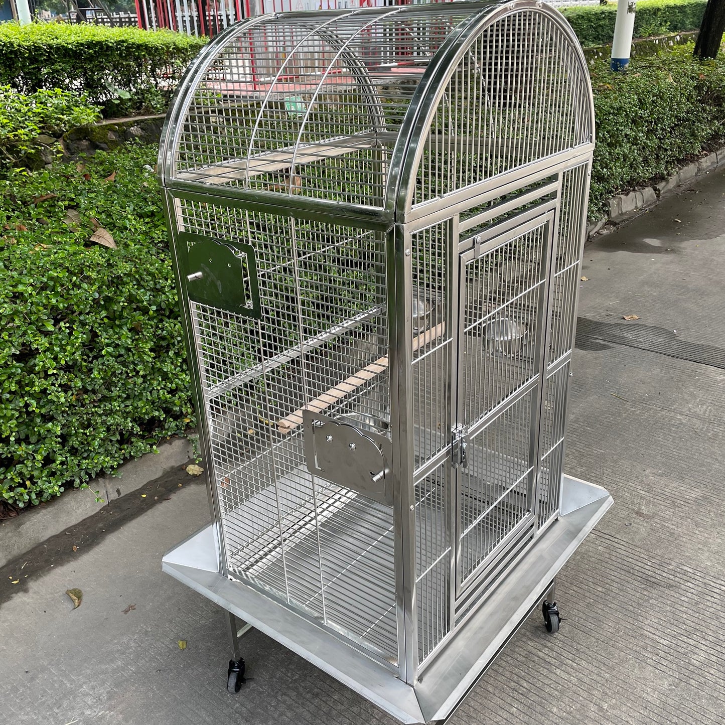 SUS201 Stainless Steel Parrot Cage 60x50x145cm Dome Top Bird Cage Big Macaw cage
