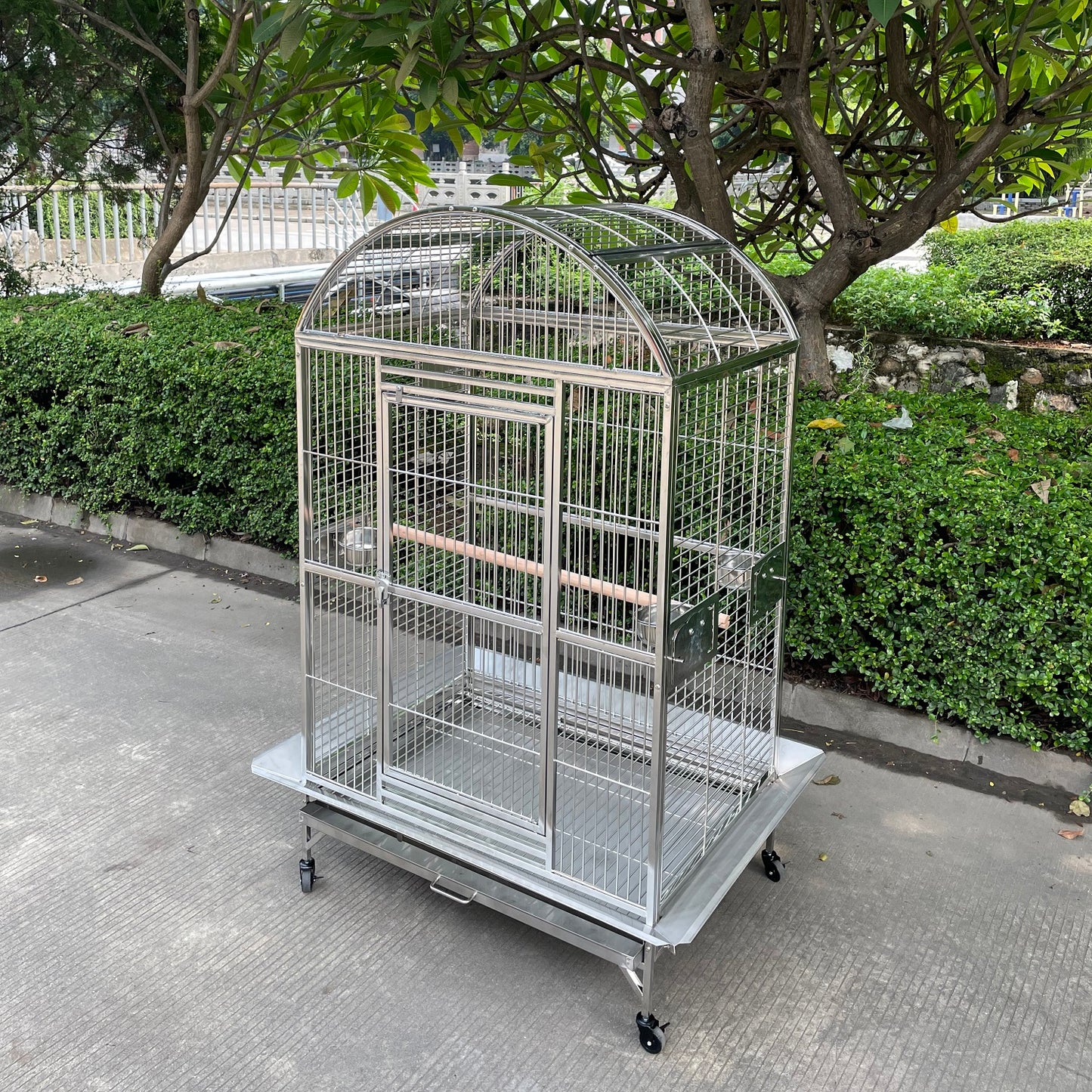 SUS201 Stainless Steel Parrot Cage 90x66x152cm Dome Top Bird Cage Big Macaw Cage
