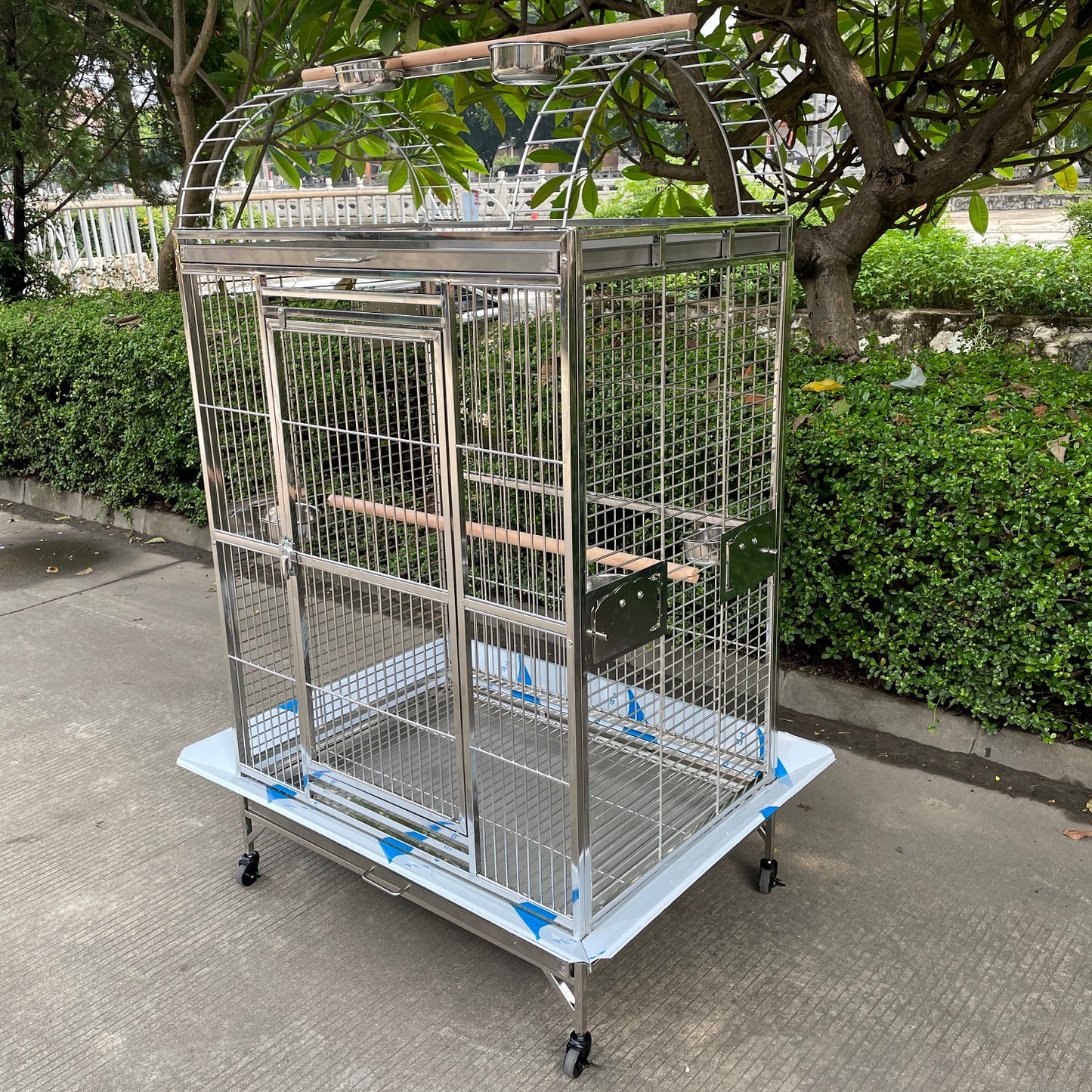 SUS201 Stainless Steel Parrot Cage 90x66x160cm Play Top Bird Cage Big Macaw Cage