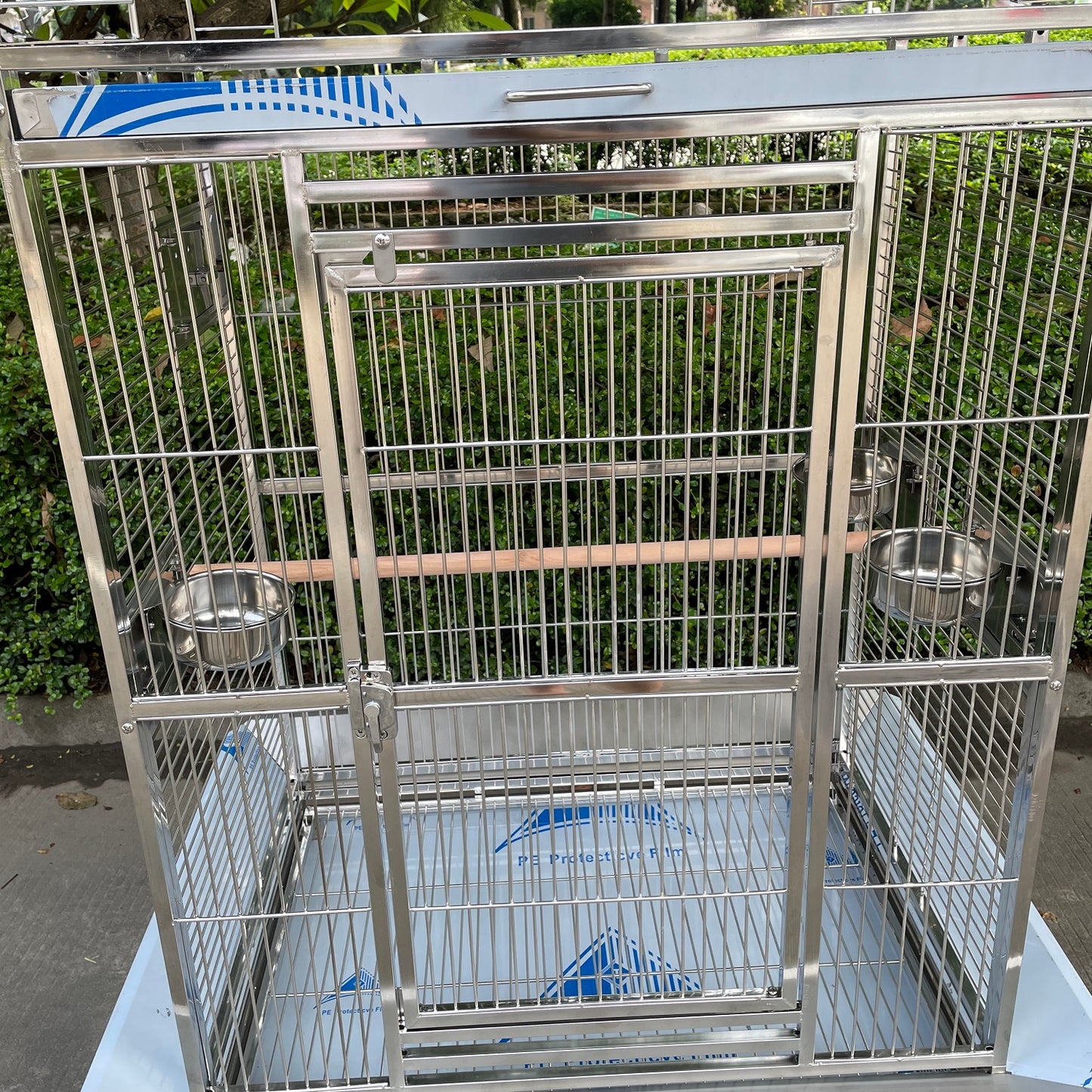 SUS201 Stainless Steel Parrot Cage 80x55x160cm Play Top Bird Cage Big Macaw