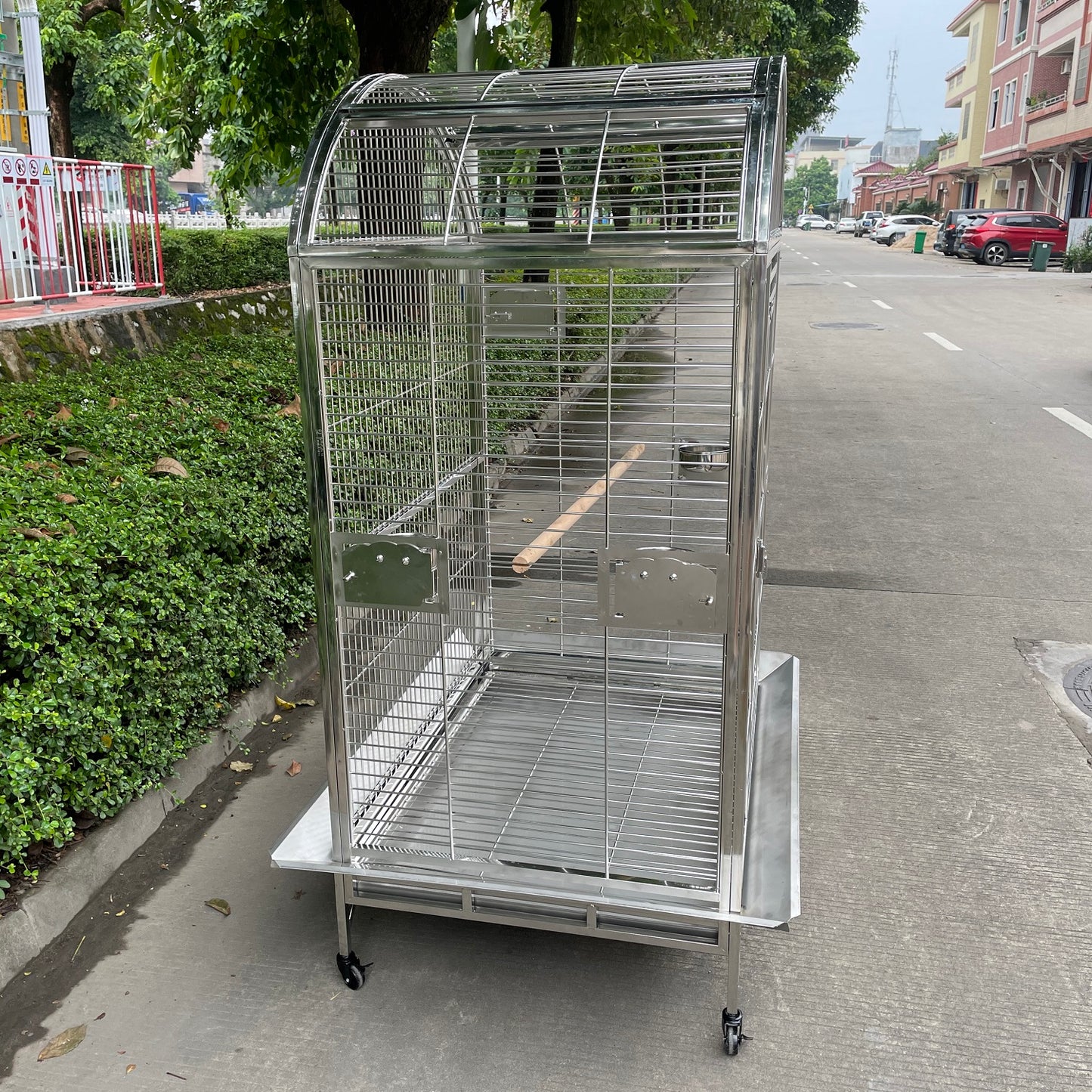 SUS201 Stainless Steel Parrot Cage 100x75x162cm Dome Top Bird Cage Macaw Cage