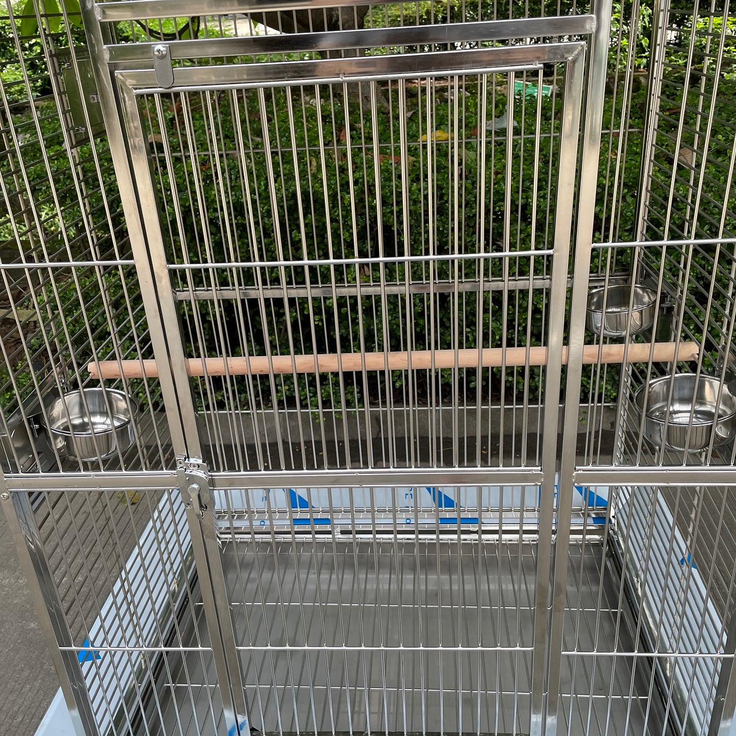 SUS201 Stainless Steel Parrot Cage 90x66x160cm Play Top Bird Cage Big Macaw Cage