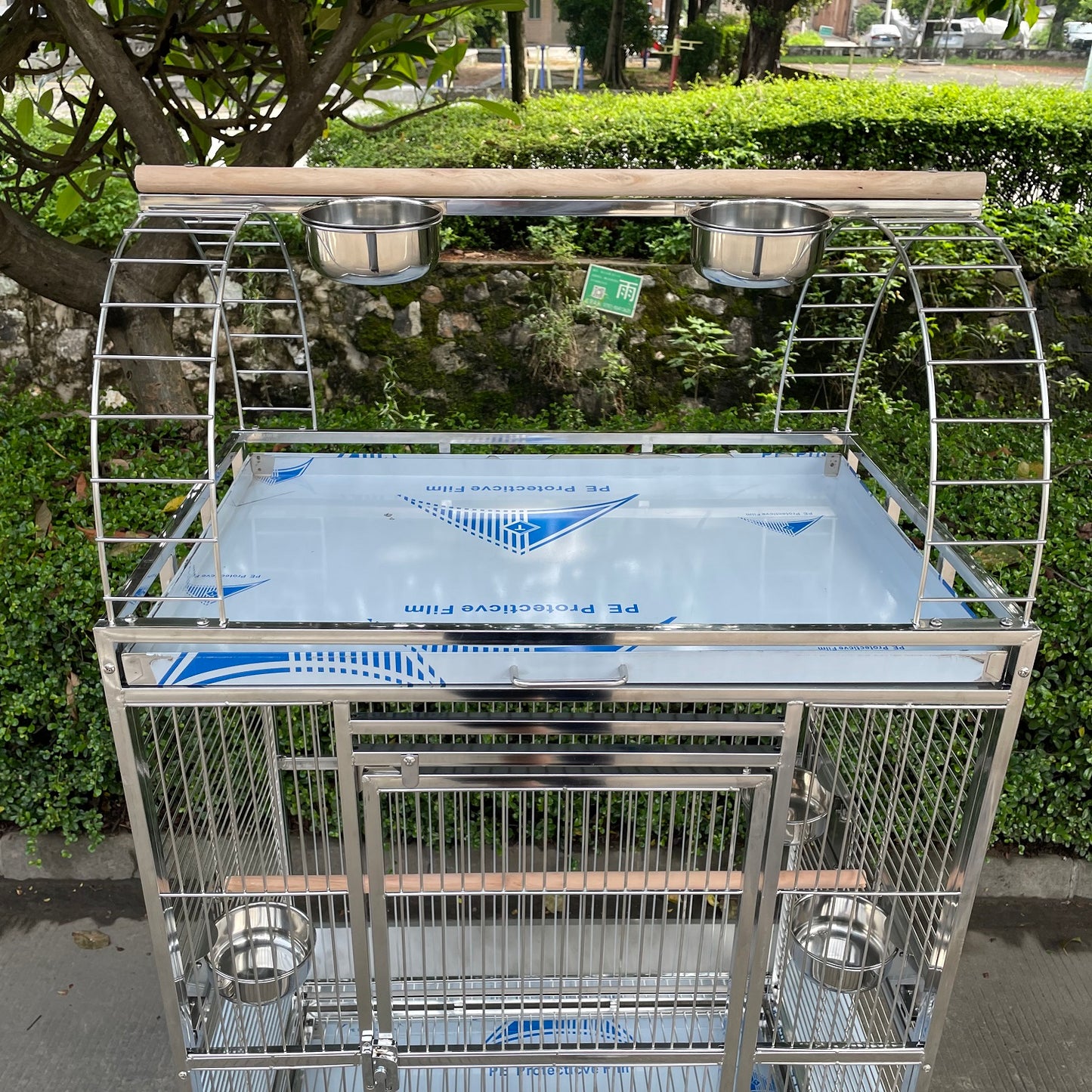 SUS201 Stainless Steel Parrot Cage 80x55x160cm Play Top Bird Cage Big Macaw