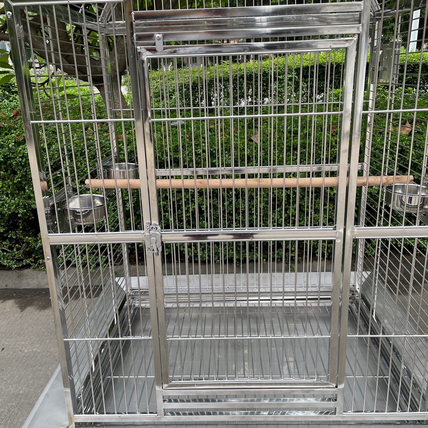 SUS201 Stainless Steel Parrot Cage 100x75x162cm Dome Top Bird Cage Macaw Cage