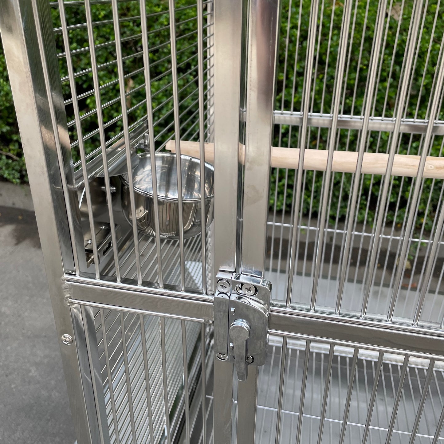 SUS201 Stainless Steel Parrot Cage 60x50x145cm Dome Top Bird Cage Big Macaw cage