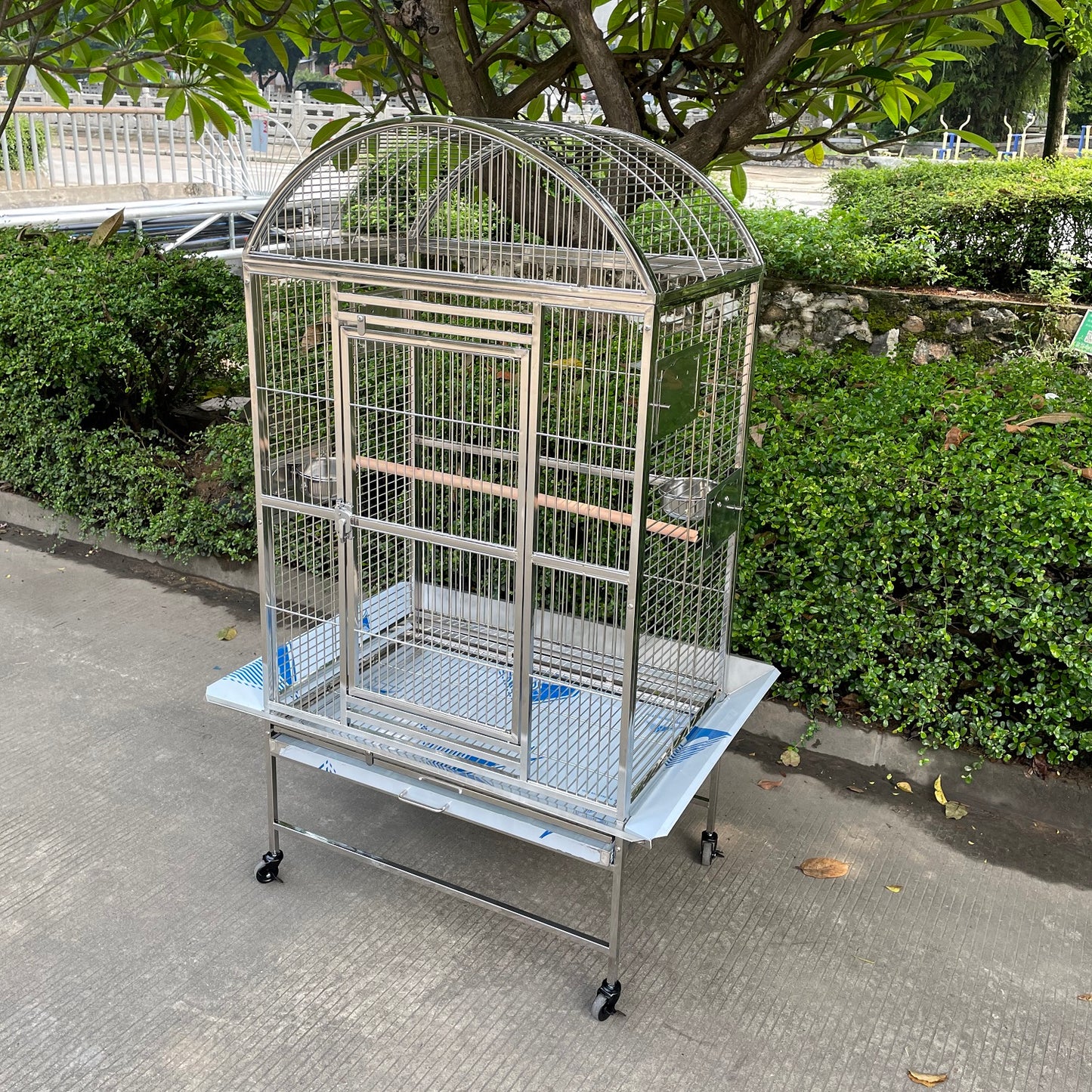 SUS201 Stainless Steel Parrot Cage 80x55x160cm Dome Top Bird Cage Big Macaw