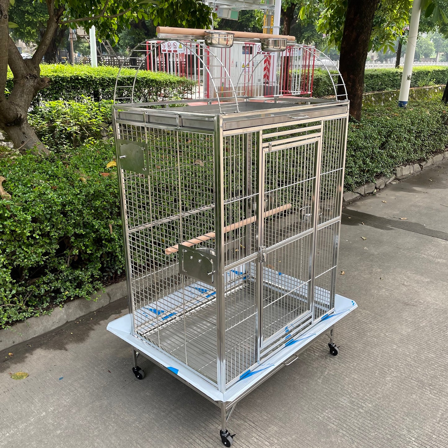SUS201 Stainless Steel Parrot Cage 90x66x160cm Play Top Bird Cage Big Macaw Cage